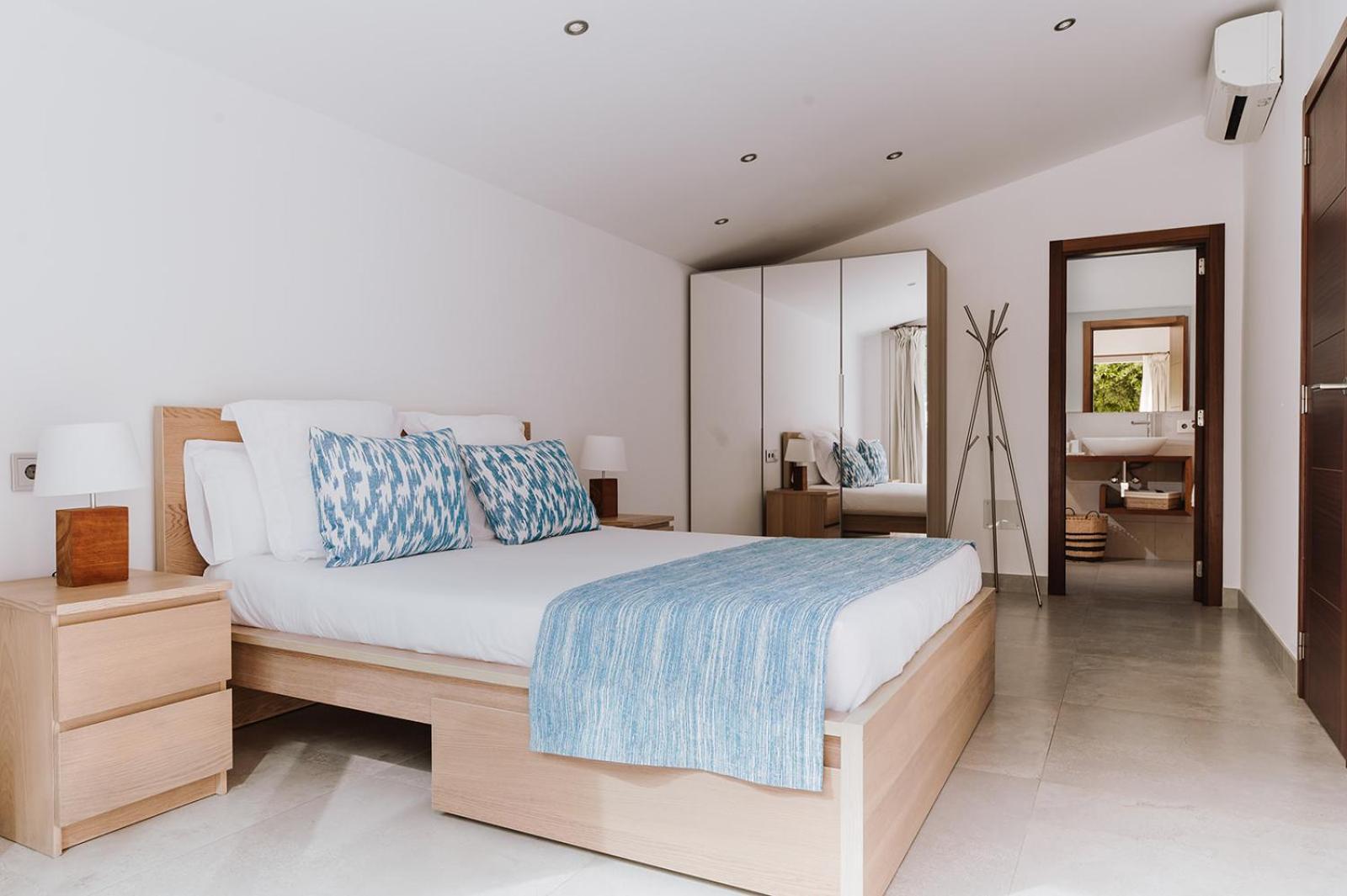 Sa Talaia Blanca Villa Muro Room photo